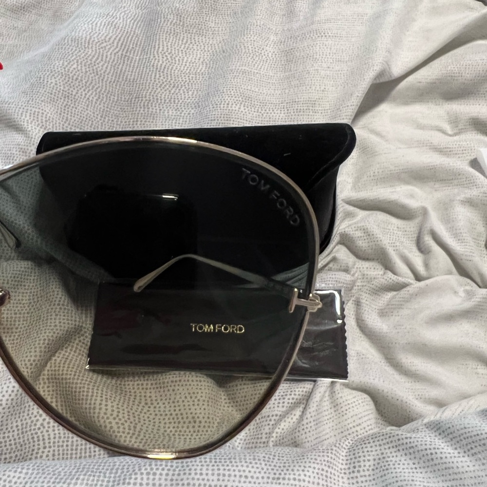 New with box and velvet case. Everything shown in pictures - Picture 8 of 9